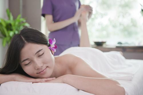 ����˿��spa��Ħ��������Ů��SPA���þ�������Ħ���ַ�������